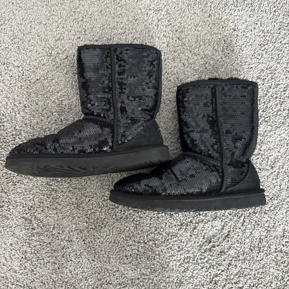 UGG Australia Black Sequin Lined‎ Boots Women US 6